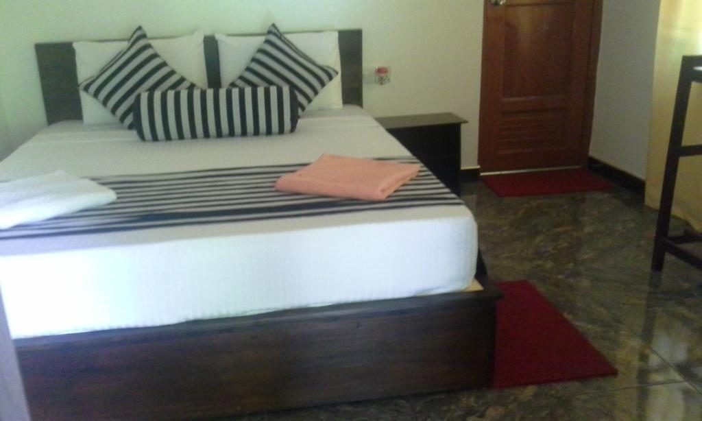 Nethmi Homestay Σιγκιρίγια Εξωτερικό φωτογραφία